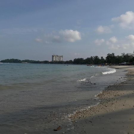 Comfy Beachfront View at Seri Bulan Condominium Teluk Kemang Beach Port Dickson Luaran gambar