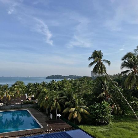 Comfy Beachfront View at Seri Bulan Condominium Teluk Kemang Beach Port Dickson Luaran gambar