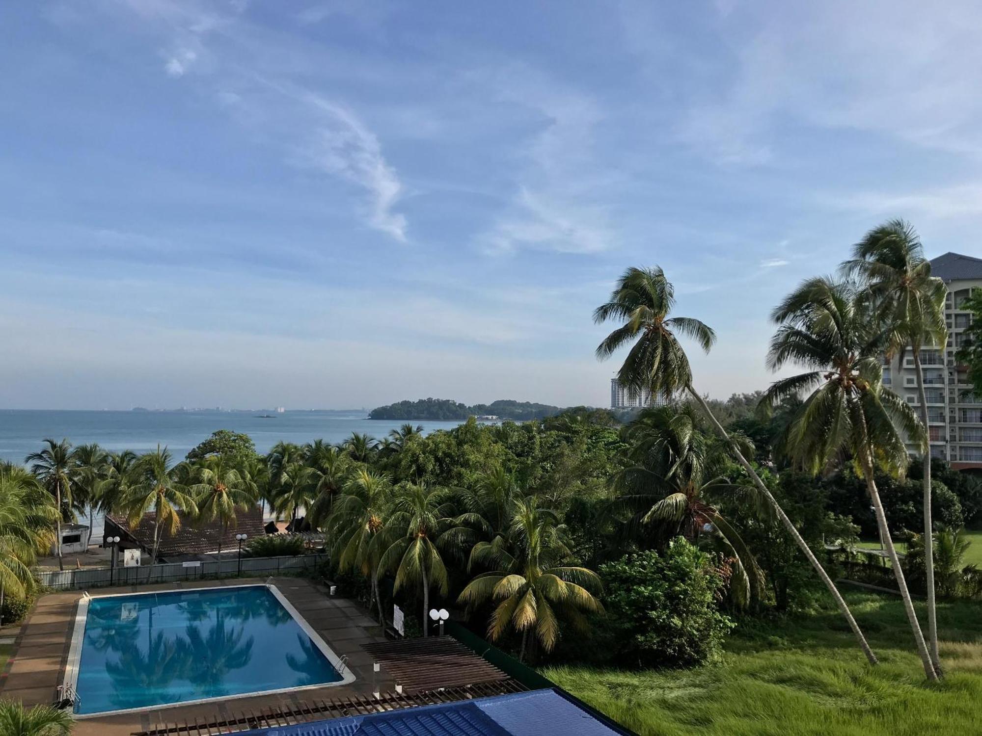 Comfy Beachfront View at Seri Bulan Condominium Teluk Kemang Beach Port Dickson Luaran gambar