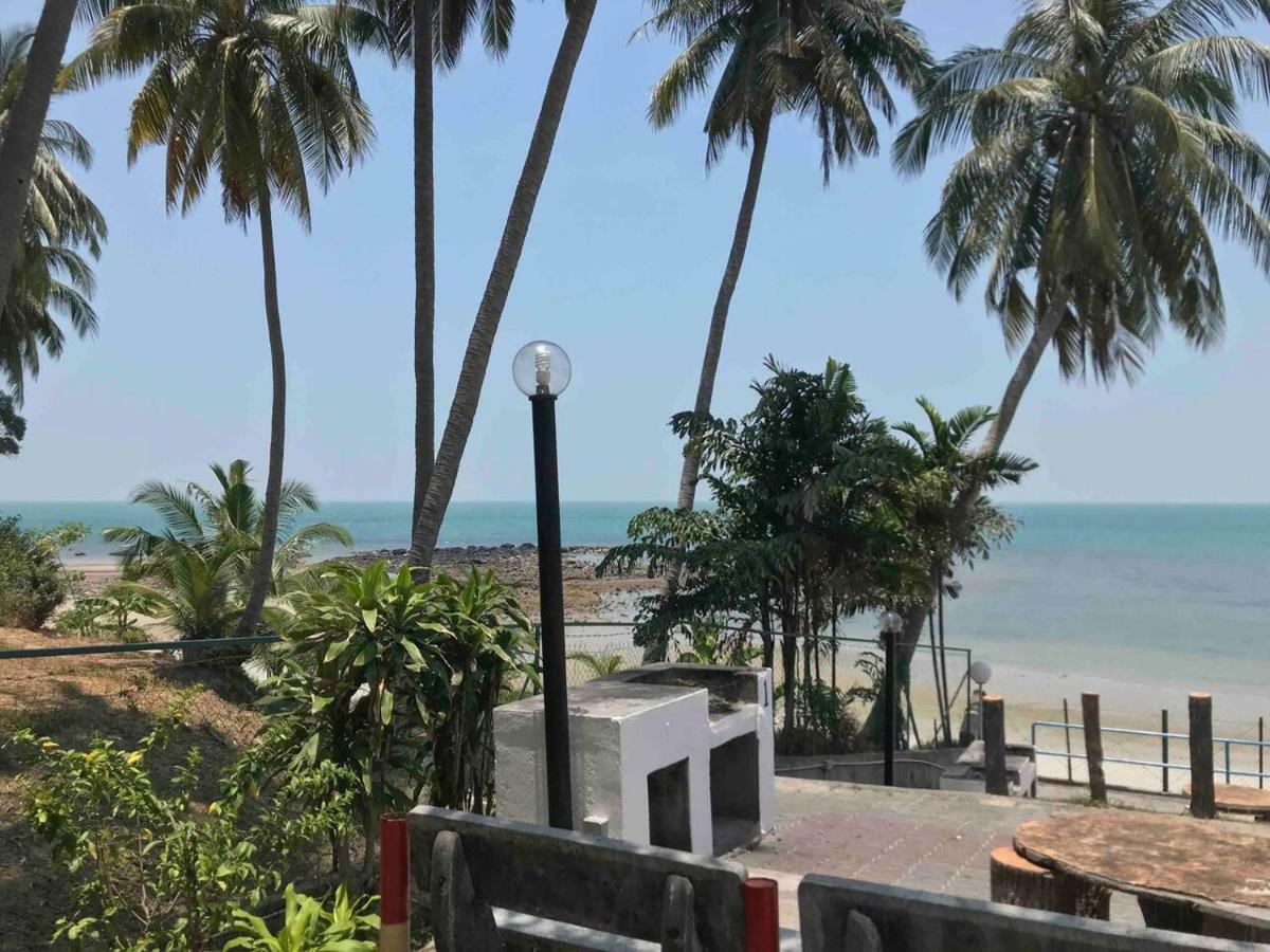 Comfy Beachfront View at Seri Bulan Condominium Teluk Kemang Beach Port Dickson Luaran gambar